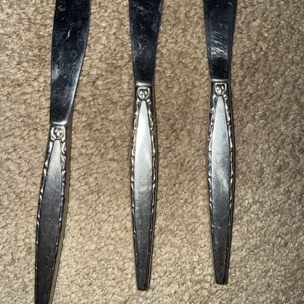 Vintage Venetia dinner Knives Oneida 3 stainless